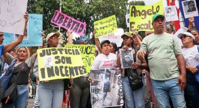 Marchas y firmas en defensa de migrantes venezolanos detenidos en El Salvador