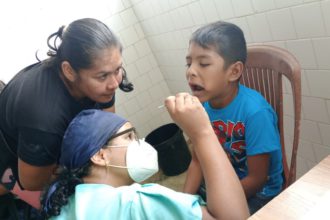 Niños y adultos recibieron su respectivo tratamiento