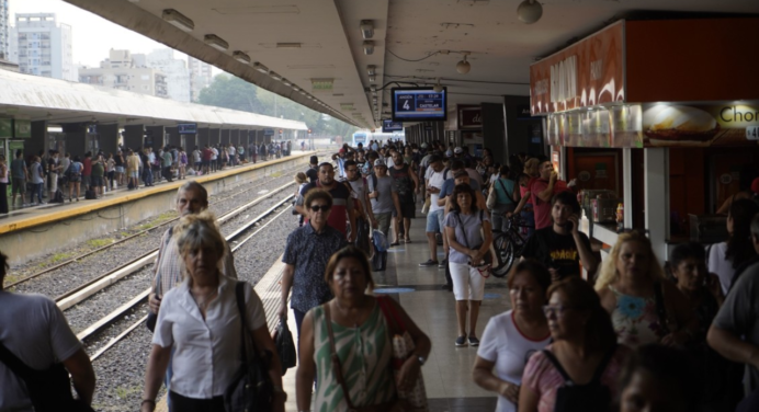 Más de 37 mil personas permanecen sin electricidad en Buenos Aires