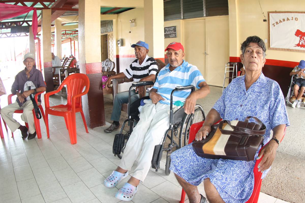 Misión Abuelos de la Patria celebró aniversario con jornada en el Geriátrico 2 mision abuelos de la patria celebro aniversario con jornada en el geriatrico laverdaddemonagas.com abuelos2