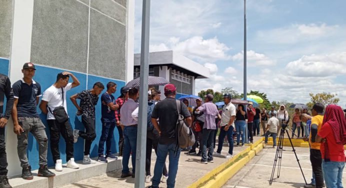 Monaguenses piden mayor organización en jornadas del Saime