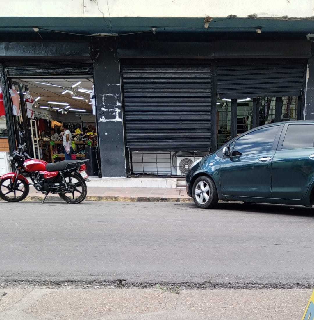 Pocos comercios permanecieron cerrados la mañana de este miércoles 5 pocos comercios permanecieron cerrados la manana de este miercoles laverdaddemonagas.com comercio3