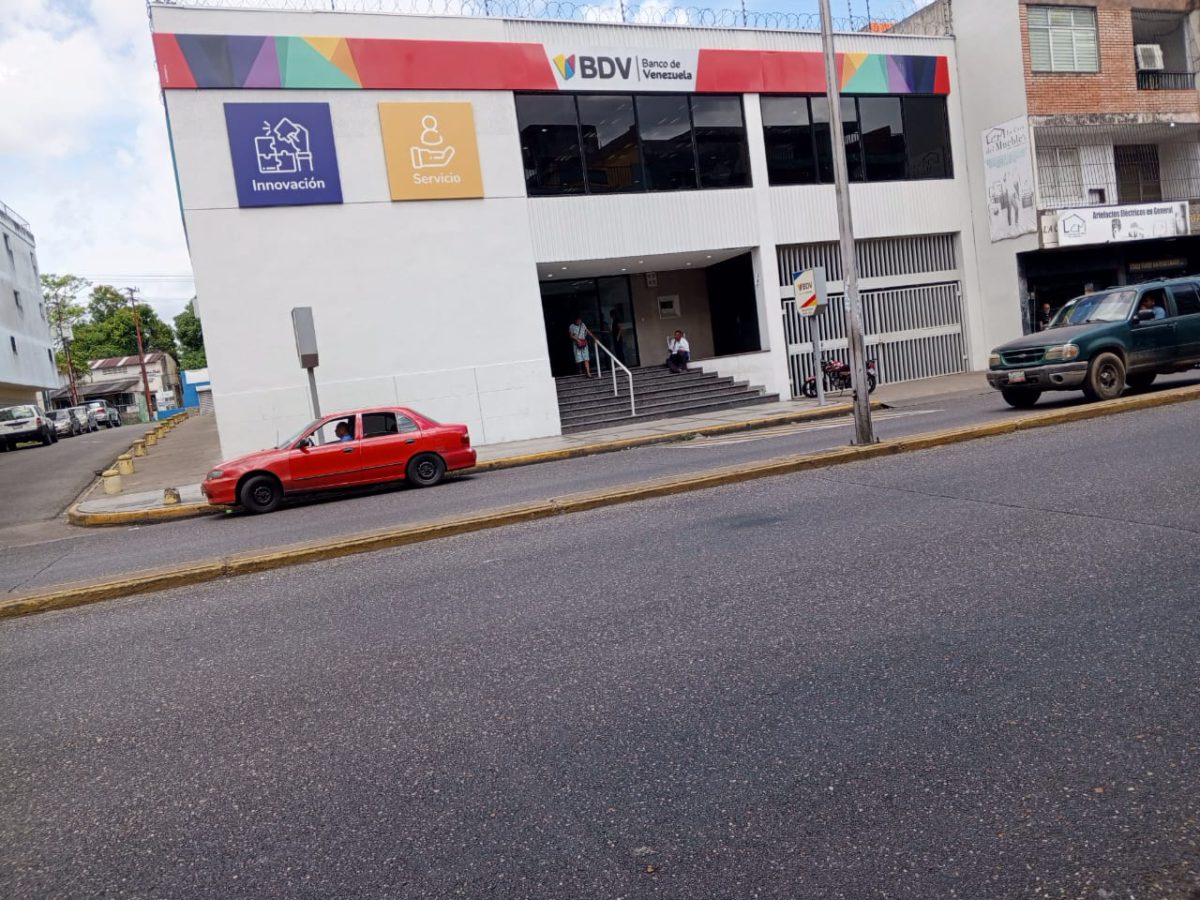 Pocos comercios permanecieron cerrados la mañana de este miércoles 2 pocos comercios permanecieron cerrados la manana de este miercoles laverdaddemonagas.com entidades bancarias