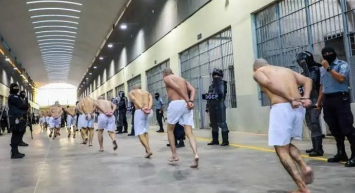 Secretaria de seguridad de EE. UU. acudirá a la cárcel salvadoreña