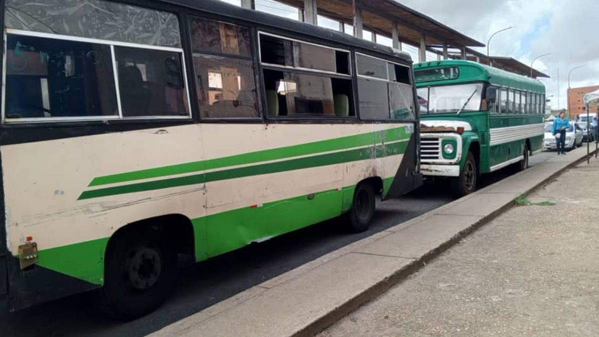 Sindicatos de transporte se pronuncian ante supuesto pago de combustible 3 Autobuses surten 80 litros