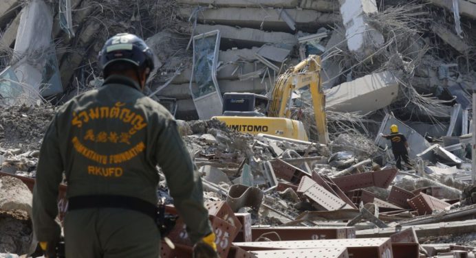 Terremoto en Bangkok deja tres muertos y 70 desaparecidos