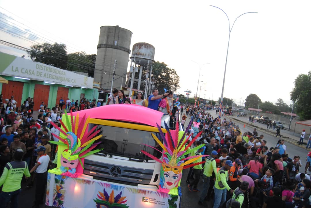 Zamoranos disfrutaron desfile del Carnaval Colorido 2025 2 zamoranos disfrutaron desfile del carnaval colorido 2025 laverdaddemonagas.com zamora3