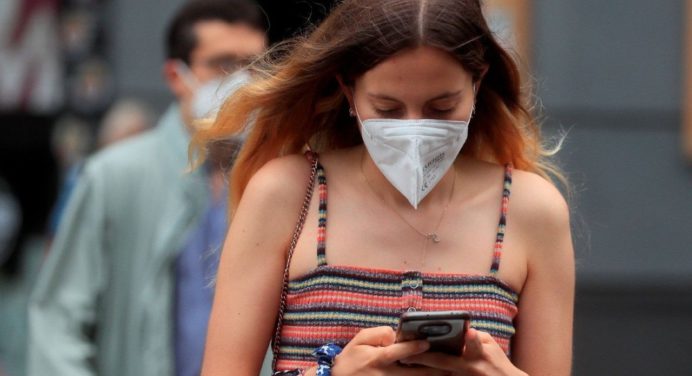 Chile retoma el uso obligatorio de mascarillas en espacios públicos