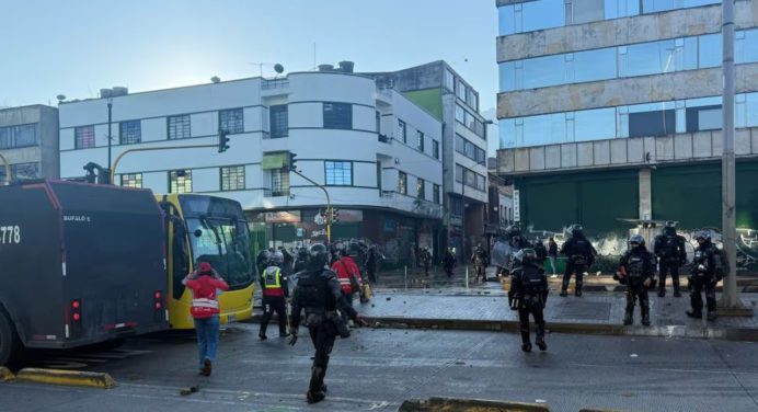 Colombia suspende diálogo con comunidades indígenas por actos de vandalismo