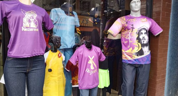 Comercios comienzan a vender vestimenta para el Nazareno