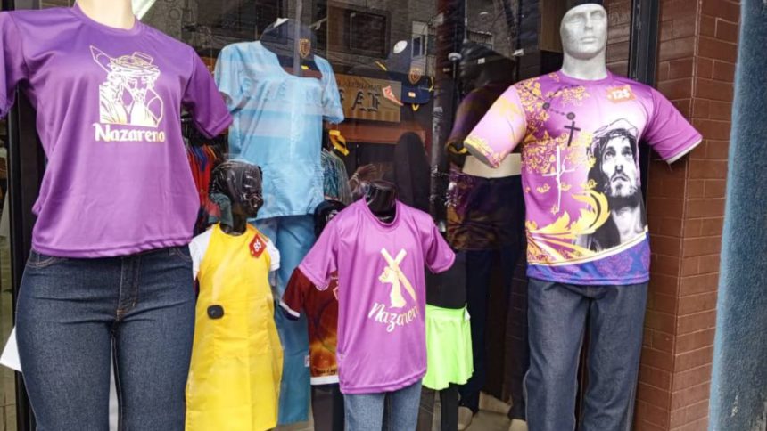 Comercios exhiben franelas de Nazareno