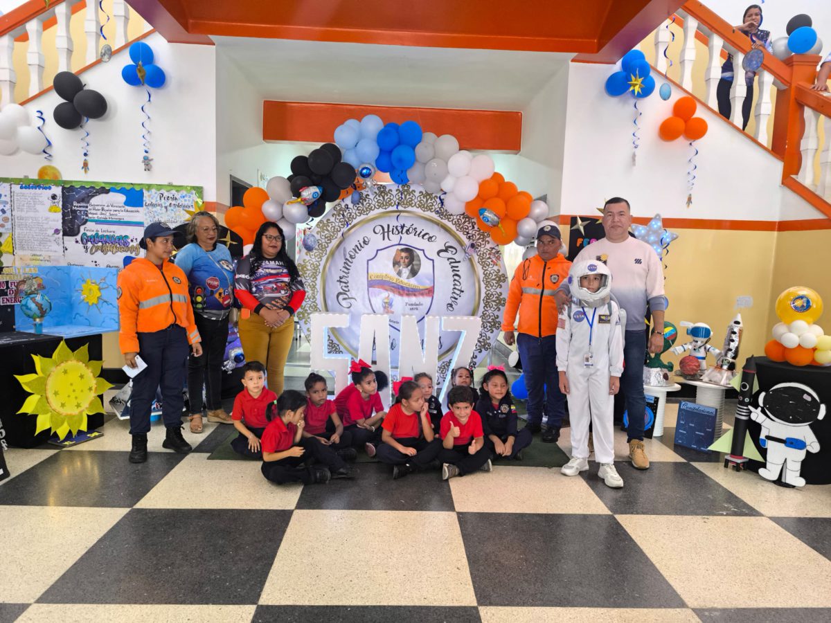 Complejo Educativo Sanz escenario para las ciencias, innovaci贸n y aprendizaje interactivo 3 complejo educativo sanz escenario para las ciencias innovacion y aprendizaje interactivo laverdaddemonagas.com feria3