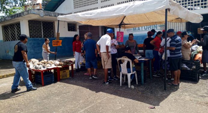 Compradores se ahorran hasta un 50% en las ferias del cuajao