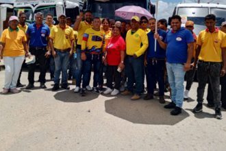 Conductores solicitan permiso de trabajo