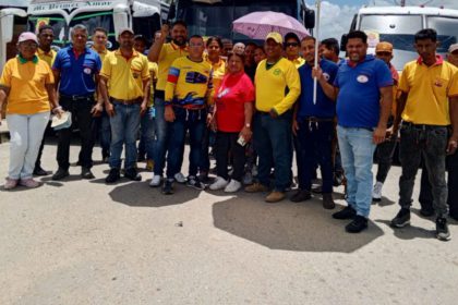 Conductores solicitan permiso de trabajo