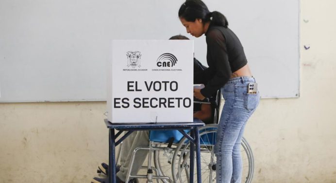 Correísmo alza la voz: Denuncian irregularidades en elecciones de Ecuador
