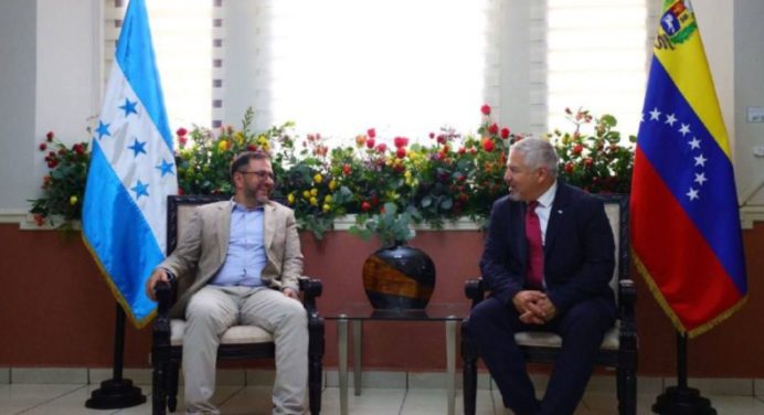 El Canciller Yván Gil arriba a Honduras para la IX cumbre de la Celac