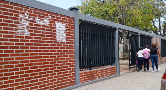 Entre 60 y 80% de estudiantes acudieron a clases este lunes
