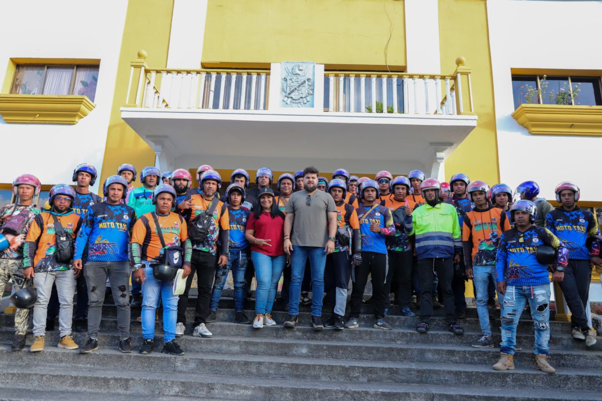 entregan cascos a motorizados de caripe laverdaddemonagas.com cascos3