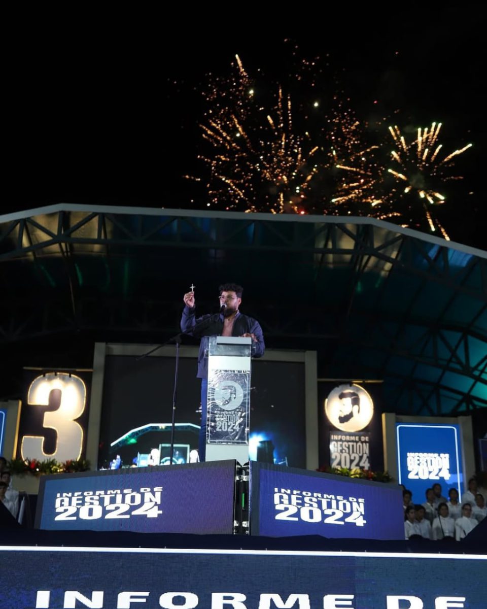 Ernesto Luna: Avancemos en la construcción de la Monagas del futuro 6 ernesto luna avancemos en la construccion de la monagas del futuro laverdaddemonagas.com fuegos artificiales6