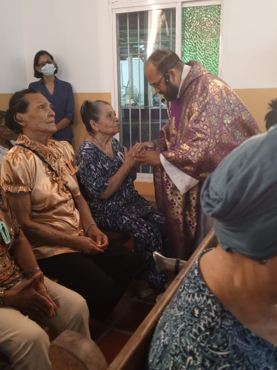 Este martes la iglesia hizo una oración por los enfermos 3 este martes la iglesia hizo una oracion por los enfermos laverdaddemonagas.com oracion 3