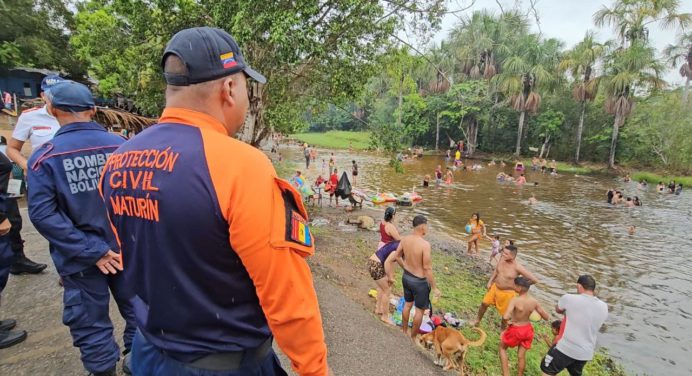 Familias monaguenses disfrutan de los balnearios de Maturín