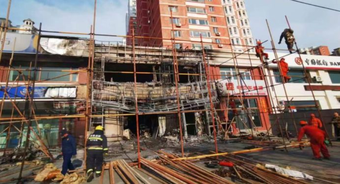 Incendio devastador en un restaurante de China deja 22 víctimas fatales