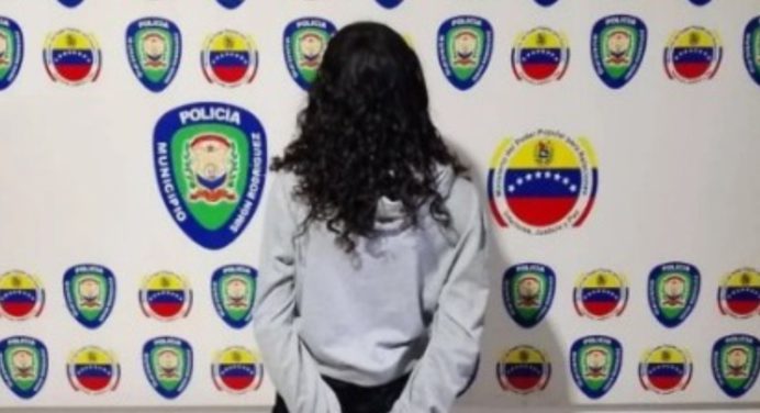 Intentó lanzar a su bebé de siete meses por el balcón de su casa
