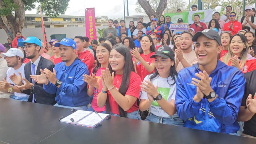 Jóvenes respaldan reelección de Luna