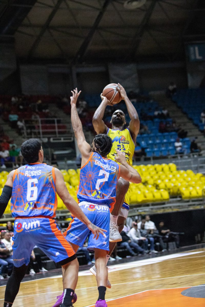 Marinos de Oriente venció a Piratas 91 - 81 3 marinos de oriente vencio a piratas 91 81 laverdaddemonagas.com marinos3