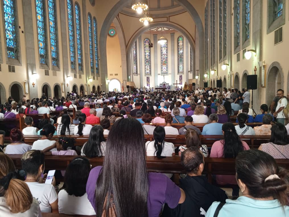 Más de 2 mil personas peregrinaron en el Viacrucis diocesano 7 mas de 2 mil personas peregrinaron en el viacrucis diocesano laverdaddemonagas.com catedral