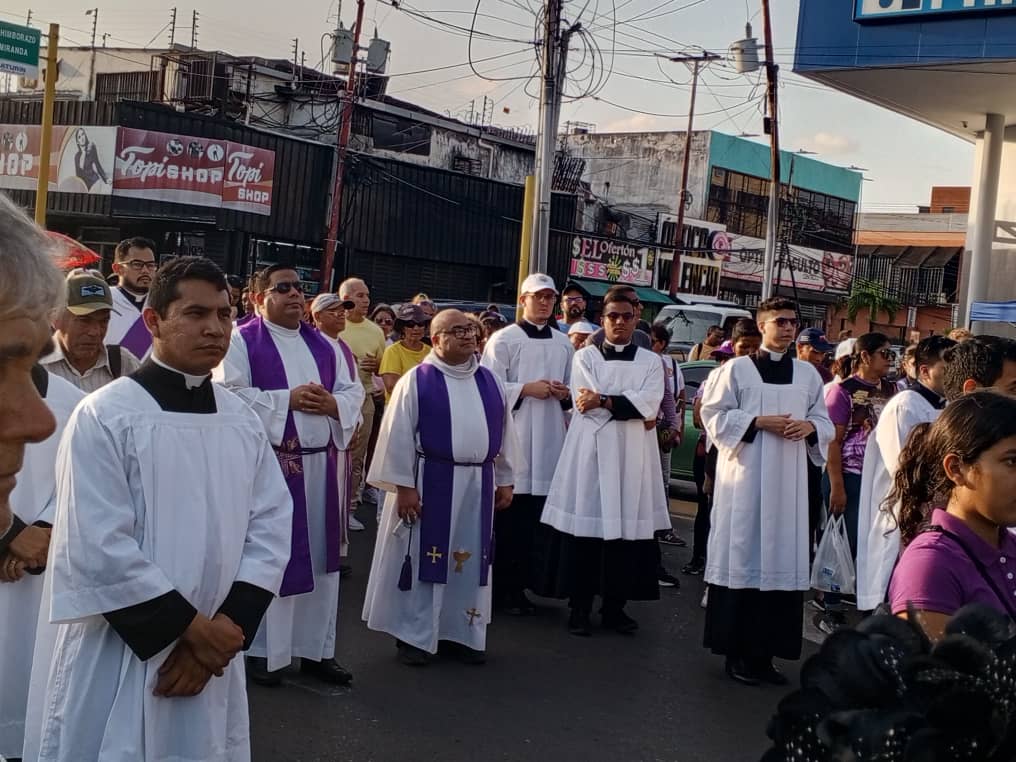 Más de 2 mil personas peregrinaron en el Viacrucis diocesano 6 mas de 2 mil personas peregrinaron en el viacrucis diocesano laverdaddemonagas.com viacrucis1
