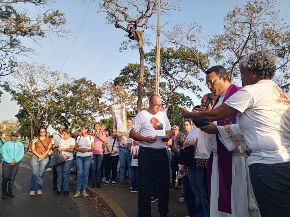 Más de 2 mil personas peregrinaron en el Viacrucis diocesano 5 mas de 2 mil personas peregrinaron en el viacrucis diocesano laverdaddemonagas.com vicacrucis2