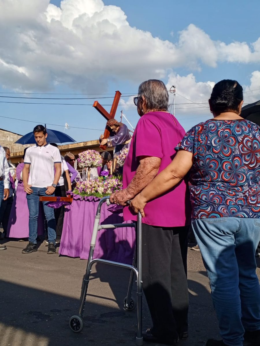 maturineses acompanan al nazareno pagando promesas por salud laverdaddemonagas.com devotos2222