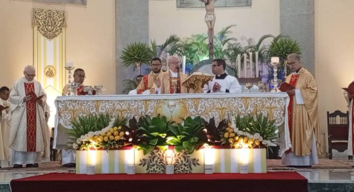 Misa Crismal renovó ministerio sacerdotal y consagró santos óleos