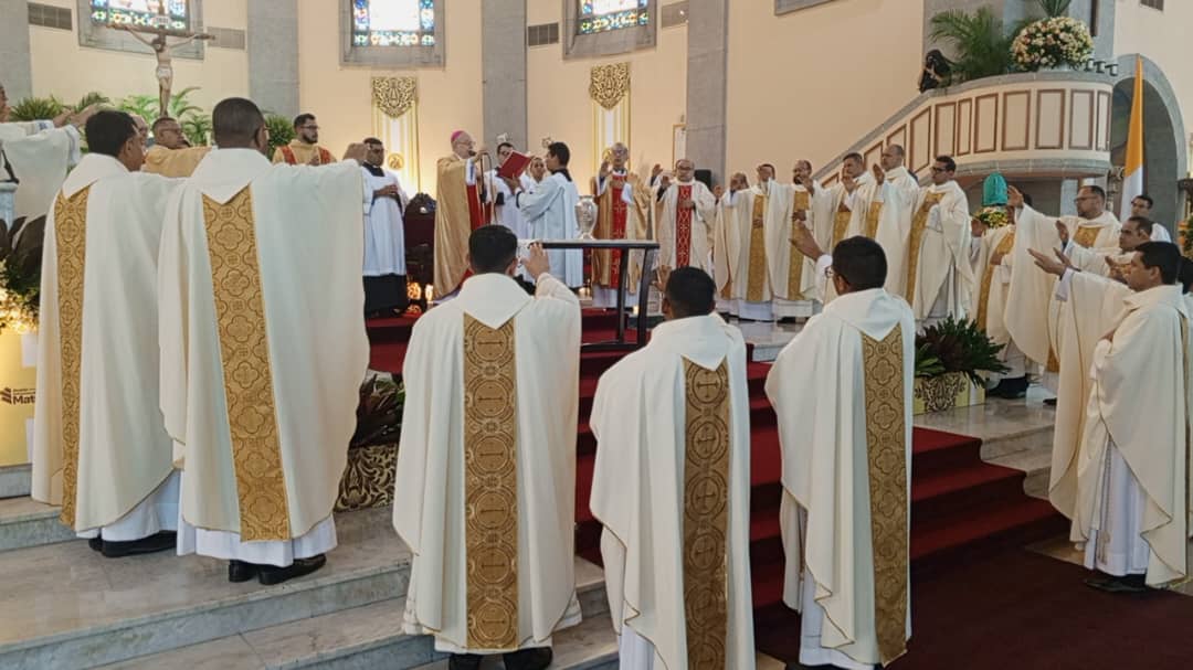 Misa Crismal renovó ministerio sacerdotal y consagró santos óleos 2 misa crismal renovo ministerio sacerdotal y consagro santos oleos laverdaddemonagas.com renovacion de orden sacerdotal
