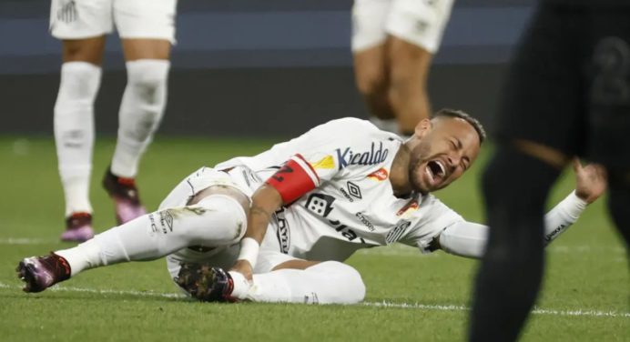 Neymar sufrió una nueva lesión