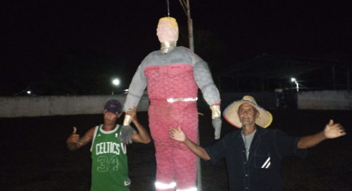 Santa Bárbara cerró la Semana Santa con la popular «Quema de Judas»