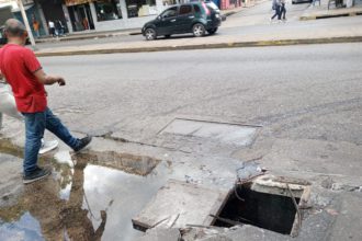 En avenidas de Maturín las aceras se tornan peligrosas