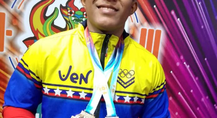 Ángel Rodríguez ganó oro y plata en el Mundial Juvenil de pesas