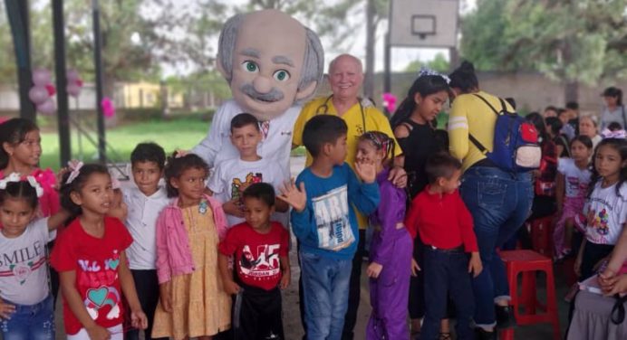 Por Amor a Tí llevó jornada médica al sector Sabana Grande