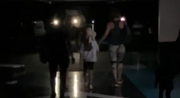Cannes recupera la luz después de un apagón de 5 horas en el cierre del Festival