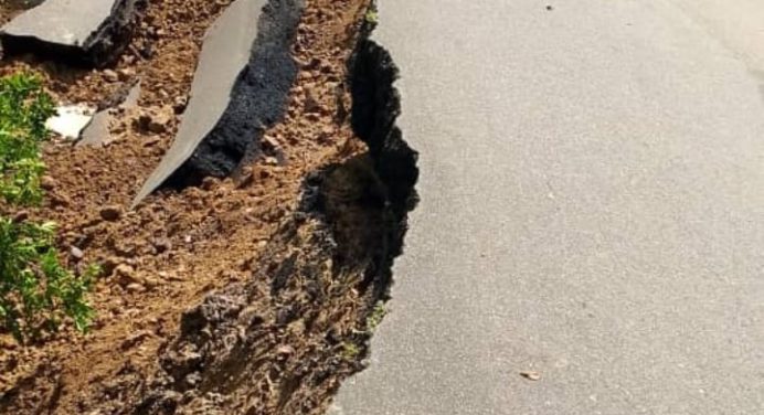 Cerrado paso por la troncal 10 a la altura del sector La Plena de Caripito