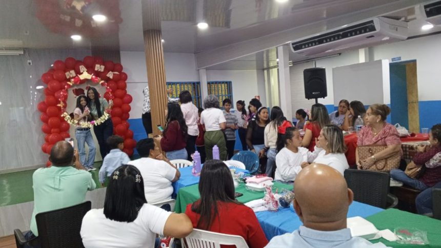 Colegios homenajearon a las madres