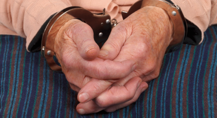 Detenido septuagenario por presunto abuso a una menor