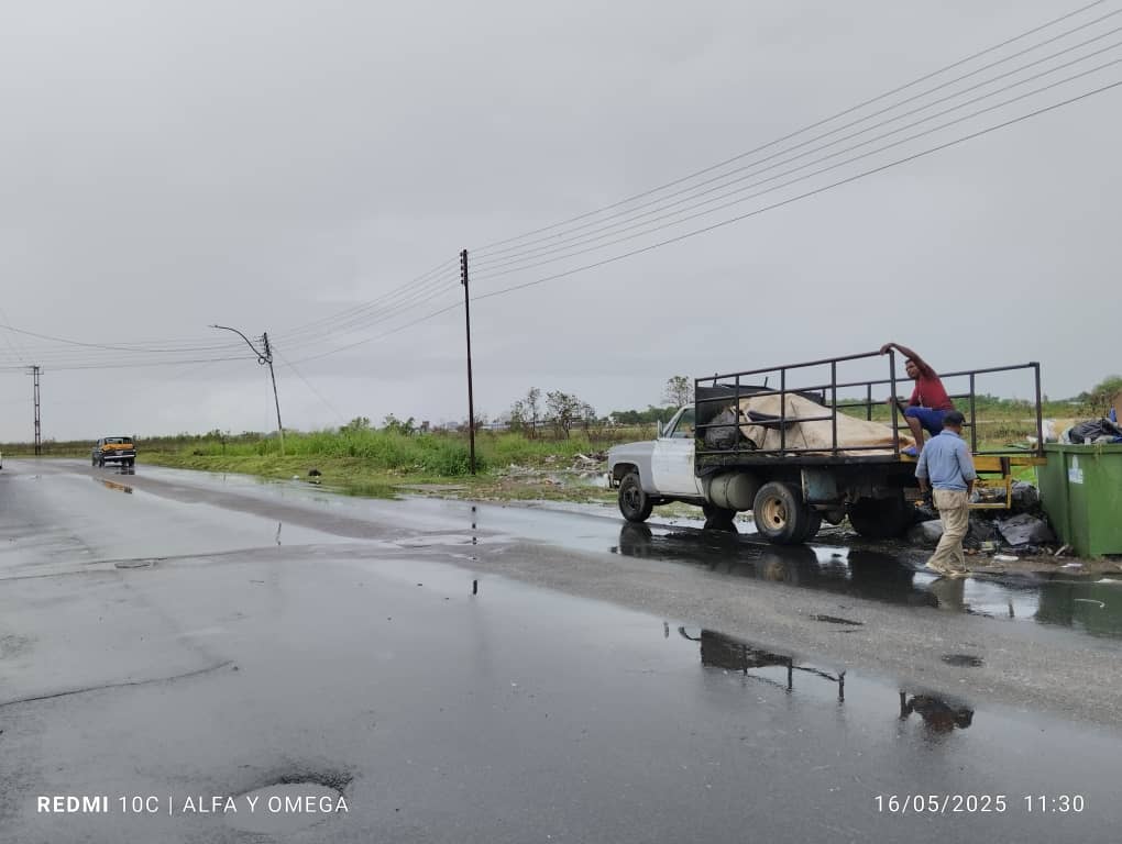 detenido sujeto por arrojar basura en la perimetral del aeropuerto laverdaddemonagas.com basura2