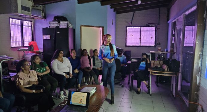 Dictan taller de atención al público a personal de Incremat 