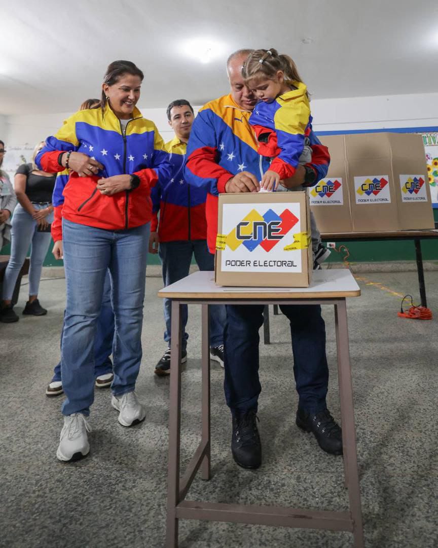 Diosdado Cabello: Venezuela salió a votar en paz 3 diosdado cabello venezuela salio a votar en paz laverdaddemonagas.com diosdado3344