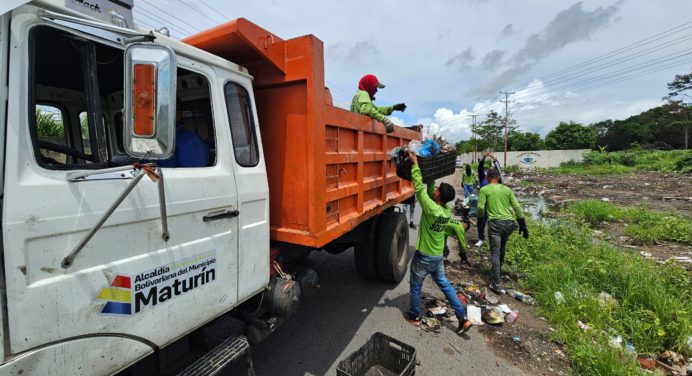 Eliminan vertedero improvisado de basura en La Puente