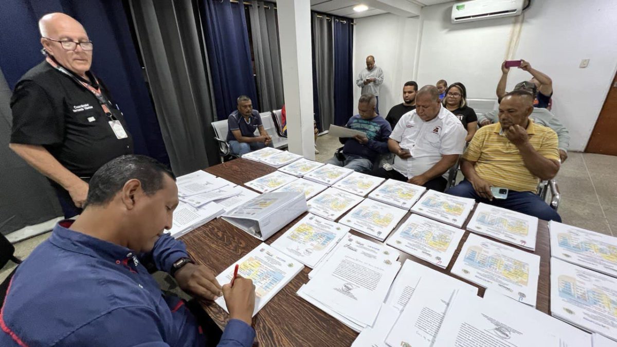 Entregan tabuladores con incremento del pasaje en Maturín 3 entregan tabuladores con incremento del pasaje en maturin laverdaddemonagas.com jose maza